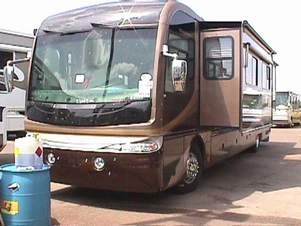 2007 Fleetwood Revolution LE 40E