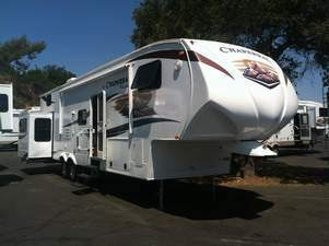 5 TH WHEEL 2 BDRM 2 BATHRM 3 SLIDE OUTS
