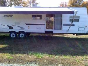 Queen Size Sale Cookeville on Slide Out Like New Queen Size Bed In Master Front Bedroom Bunk Beds