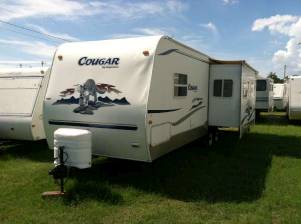 2005 Cougar RVs Keystone