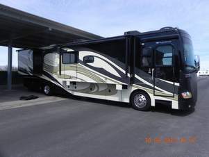 very nice 2010 Fleetwood Discovery