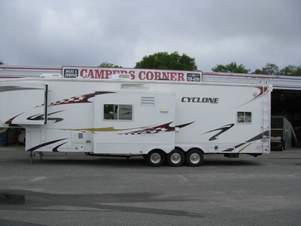 2009 HEARTLAND CYCLONE TOY HAULER